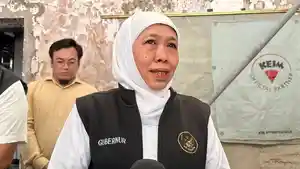 HEMAT-BBM-Gubernur-Jawa-Timur-Khofifah-Indar-Parawansa-ditemui-di-Surabaya.jpg