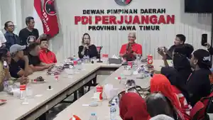 Ganjar-Pranowo-saat-mengunjungi-Kantor-DPD-PDI.jpg