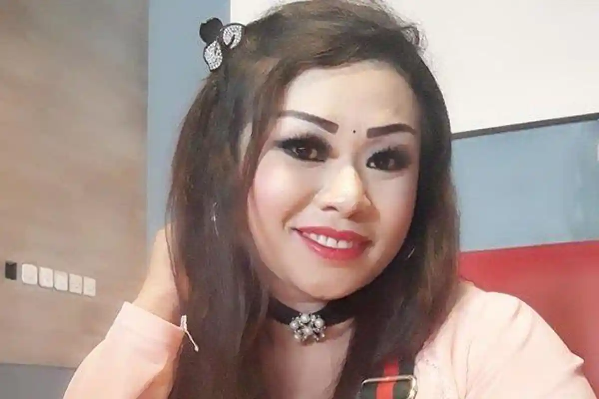 Penghasilan Tante Lala Tembus Rp 500 Juta Sebulan, Sering Dapat Gift Singa Saat Live Tiktok