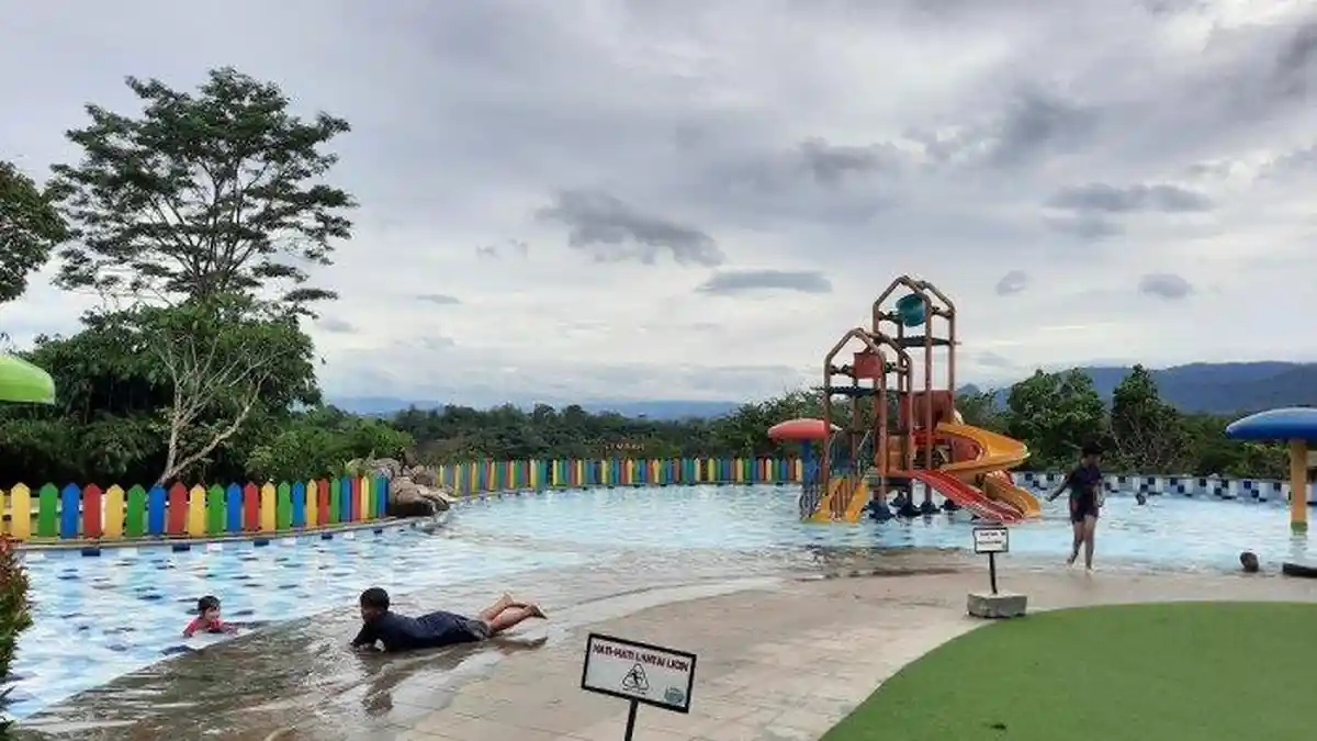 10 Tempat Wisata dengan Kolam Renang Terbaik di Bogor, Alternatif untuk Berlibur Bersama Keluarga