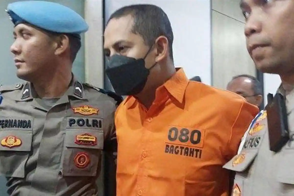 Kelakuan Muncikari F yang Bawa Anak 6 Tahun untuk Dicabuli Eks Kapolres Ngada, Diduga Ikut Layani