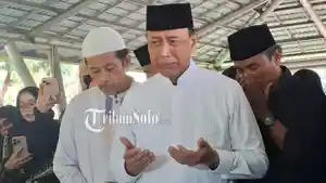 Wiranto-menahan-tangis.jpg