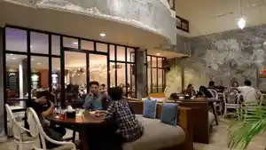 menu-Solo-Bistro-dan-Savoury-Pizza.jpg
