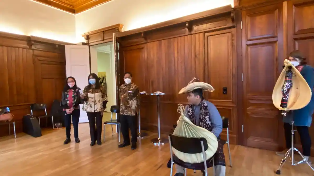 Sasando Asal NTT Memperkaya Koleksi Museum Budaya Dunia di Frankfurt Jerman