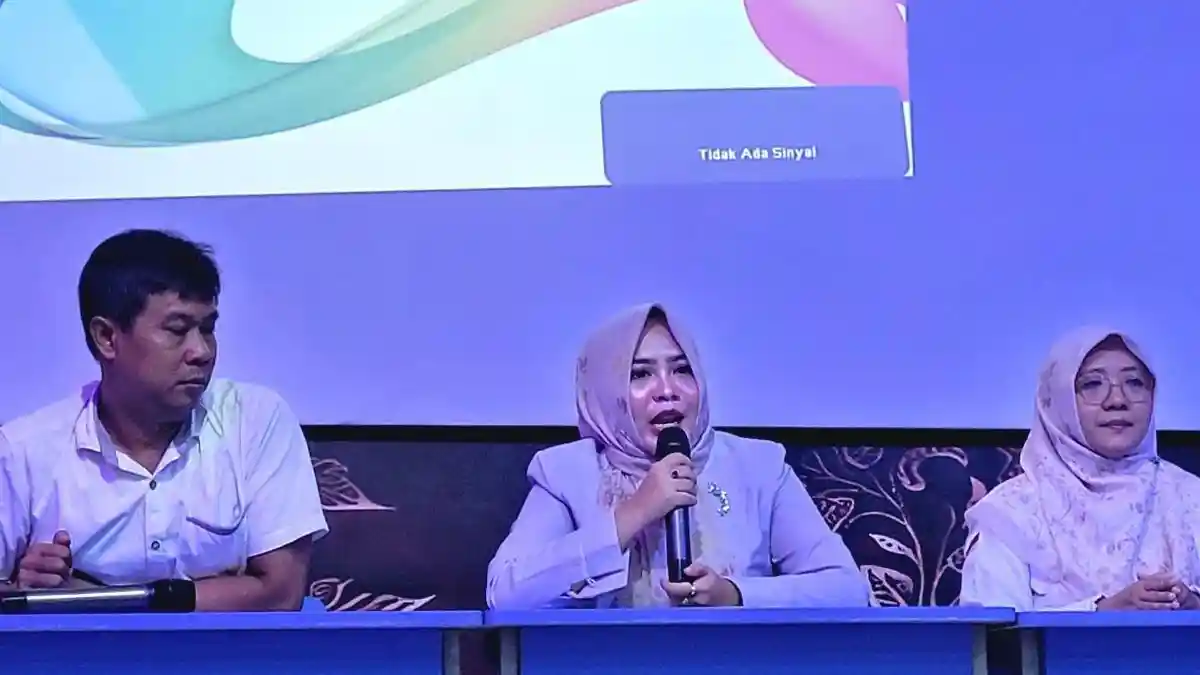 Viral Video Wisuda SMK di Purwokerto Bak Kuliahan Lengkap Atributnya, Kepsek: Tak Ada UU Melarang