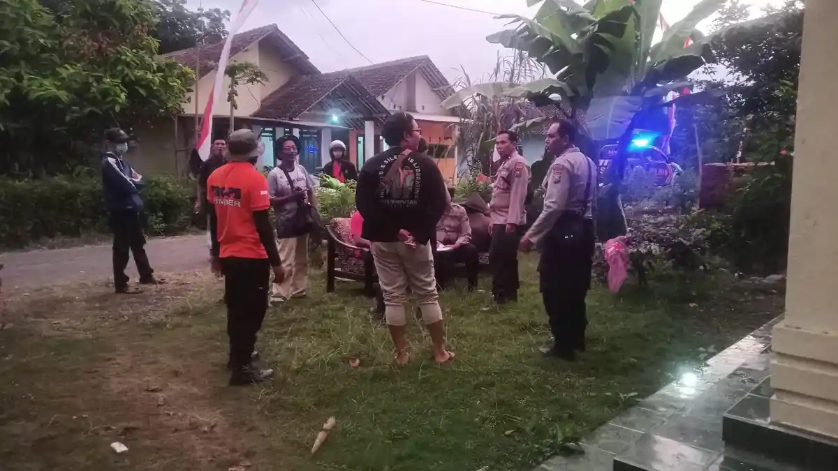 Ditinggal Keluarga Nonton Karnaval, Kakek di Jember Ditemukan Tewas di dalam Rumah yang Terbakar