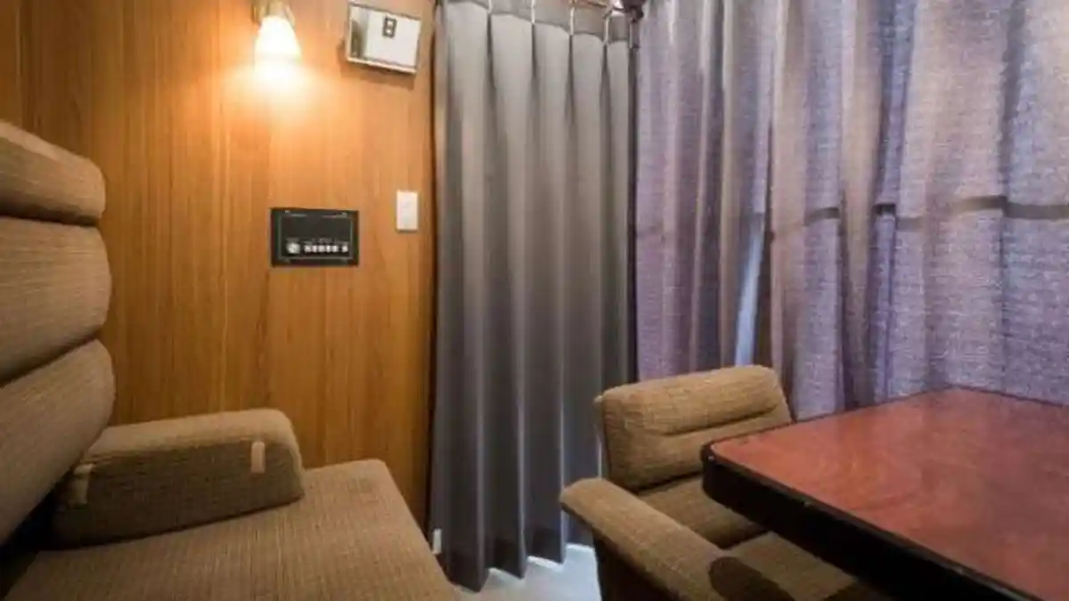 FOTO: Kereta Tua di Negara ini Disulap jadi Hostel Cantik