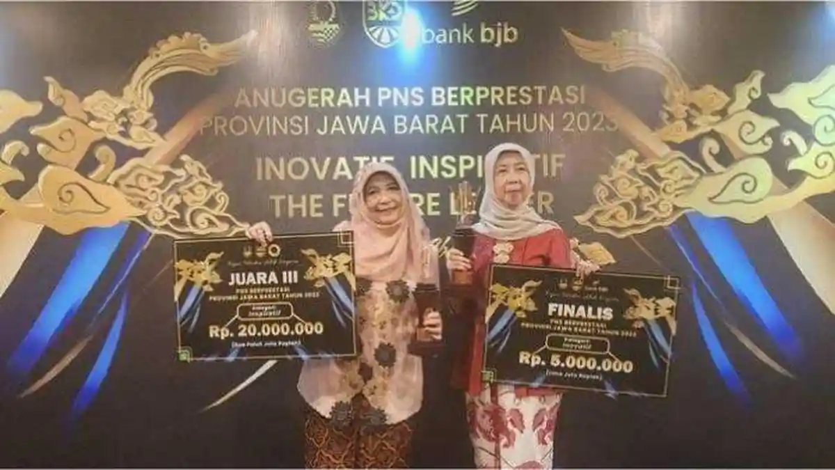 Dua Pegawai Sumedang Raih Penghargaan dari Anugerah Prestasi PNS Jabar 2023