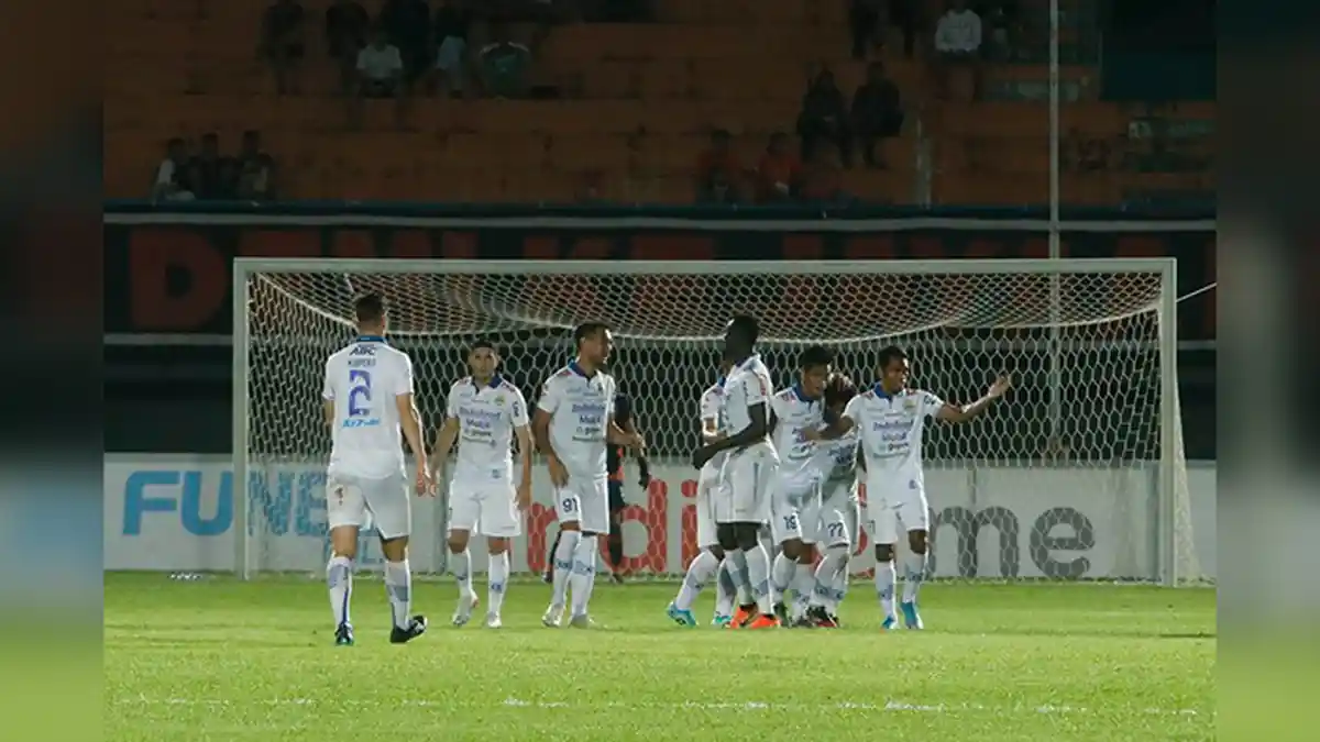 Bek Persib Bandung Ini Optimistis Timnya Finis di Lima Besar Liga 1 2019