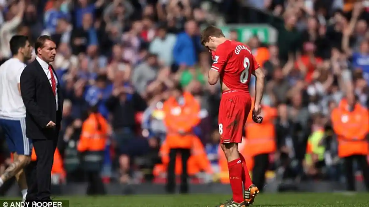 Tak Cuma Satu, Chelsea Parkir Dua Bus di Anfield
