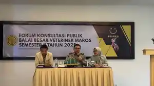 Kepala-BBV-Maros-drh-H-Agustia-tengah.jpg