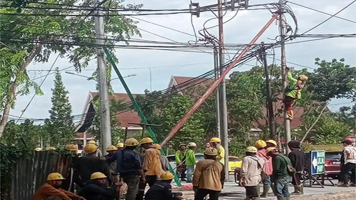 PLN Siap Sinergi dengan Pemda Untuk Pemindahan Tiang Listrik di Bahu Jalan