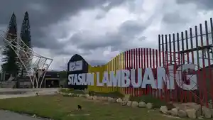 Penampakan-gerbang-Stasiun-Lambuang-Kota-Bukittinggi.jpg