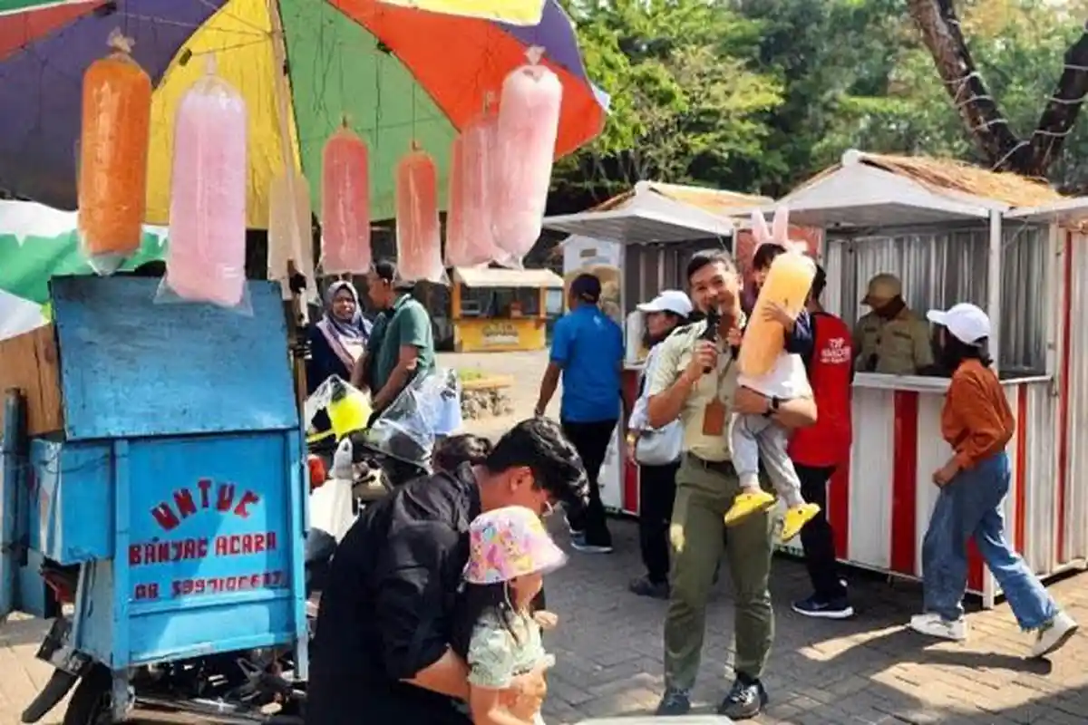 Taman Safari Prigen Suguhkan Nostalgia Jajanan Tempo Doeloe