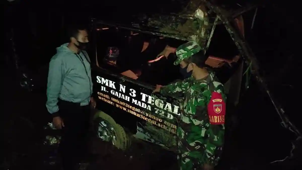 Mobil Rombongan Guru SMKN 3 Tegal Kecelakaan di Petungkriyono, Empat Orang Luka-luka