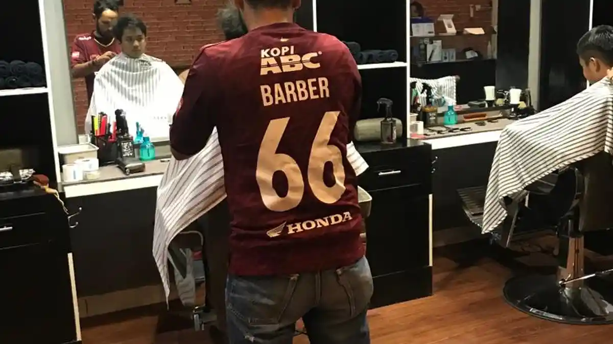Barber 66 Promo Gratis Cukur Untuk Pemain PSM Makassar