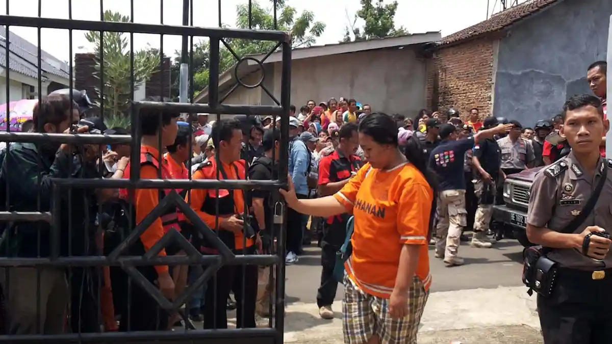 Kerabat Muhzan Tarik Rambut Tersangka Yunita