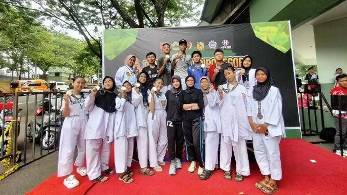 14 Atlet Gabdika Batang Raih 14 Medali di Kejuaraan Karate Semarang