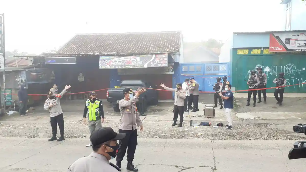 Duar! Ledakan Terdengar saat Penggeledahan di Rumah Terduga Teroris Serang Baru Bekasi