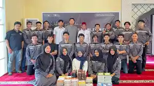 20251201-Pembagian-Alquran-FTI-UMI.jpg