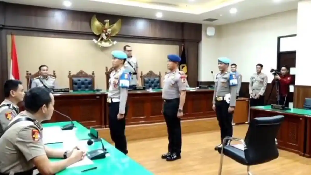 Propam Polri Gelar Sidang Kode Etik Terkait Tewasnya Driver Ojol, Ini Penampakan Kompol Cosmas