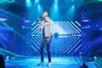 Aksi Panggung Rizky Febian di HUT RCTI ke 28