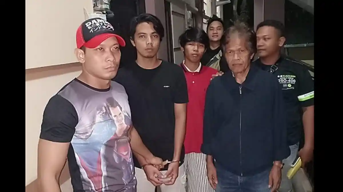 Ancam Sebar Foto Syur, Setya Peras Korban Jutaan Rupiah