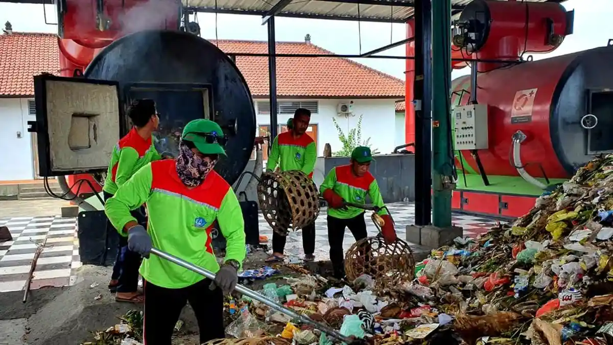 Dewan Sebut Ada Kelebihan Biaya Penanganan Sampah TPST di Denpasar Capai Rp 4,8 Miliar