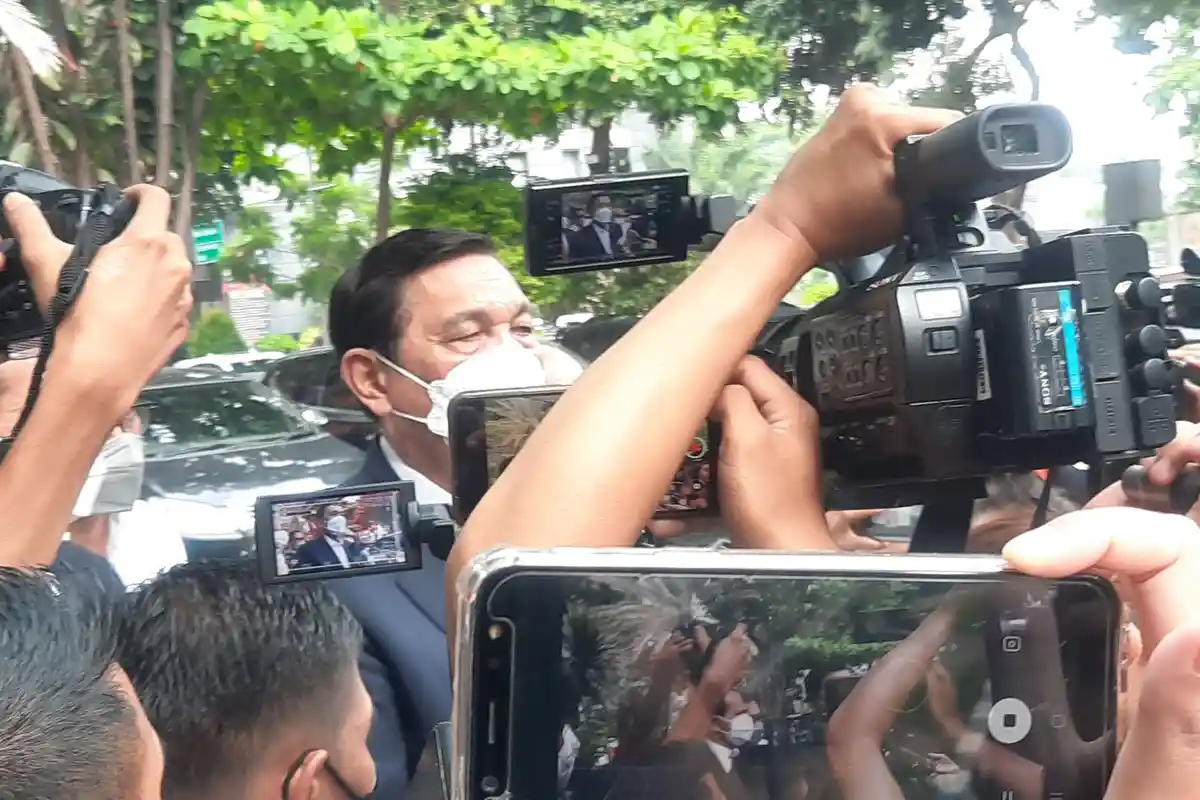 Laporkan Haris Azhar, Luhut: Bukan Dia Saja yang Punya Hak Asasi Manusia