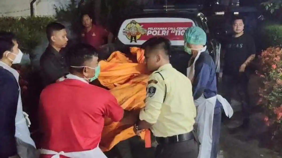 Mayat Dua Pria Gegerkan Warga, Ditemukan di Kubah Masjid Brebes