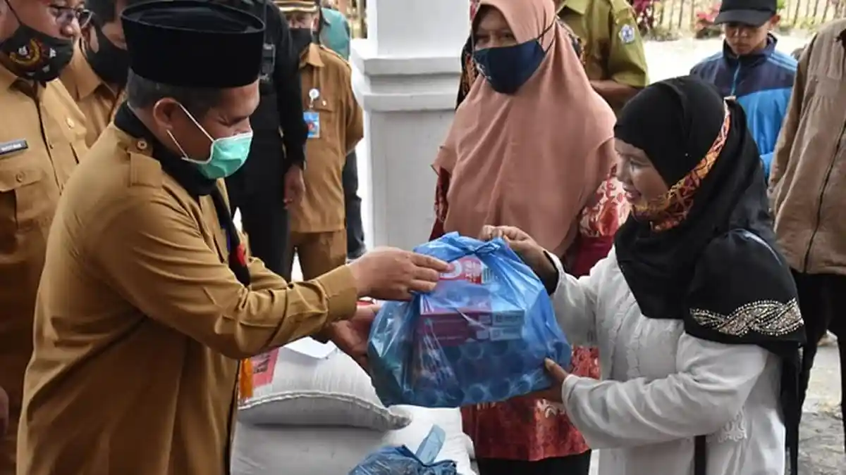 96 Pelaku Usaha IKM Terdampak Covid-19 di Wih Pesam, Bener Meriah Terima Bantuan