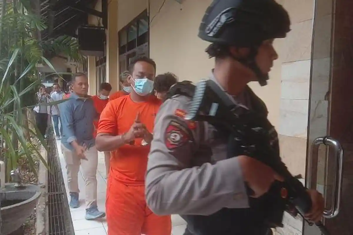 Inilah Identitas 7 Tersangka dalam Kerusuhan di Kantor Arema FC, Didominasi Warga Dampit Malang