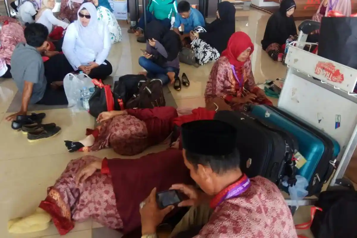 Batal Berangkat ke Mekah, Begini Reaksi Jamaah Abu Tours
