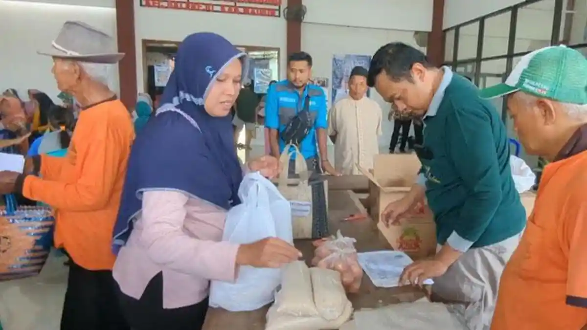 Pasar Murah di Madiun Diserbu Warga Sejak Pagi, Cabai dan Minyak Goreng Paling Banyak Dibeli