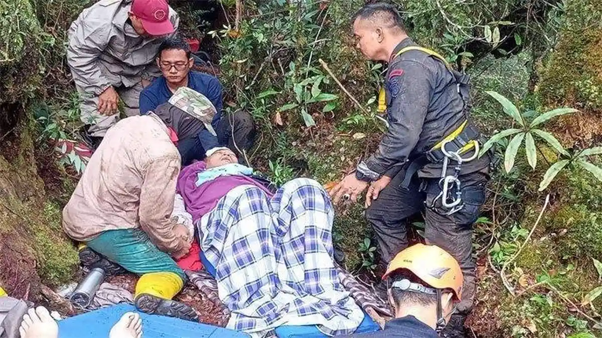 53 Jam Bertahan dalam Kondisi Terluka, Semua Rombongan Kapolda Jambi Berhasil Dievakuasi dari Hutan