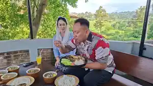 20260417_Vicky-Prasetyo-mencicipi-menu.jpg