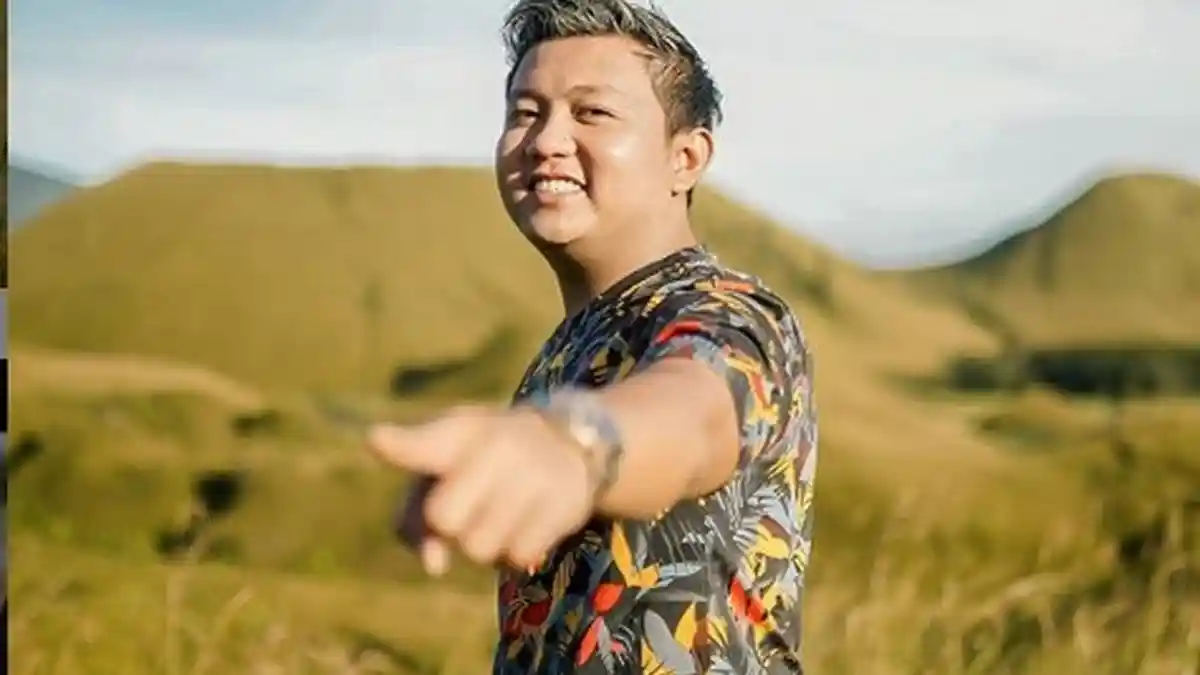 Lirik, Terjemahan, dan Chord Gitar Lagu Wirang - Denny Caknan