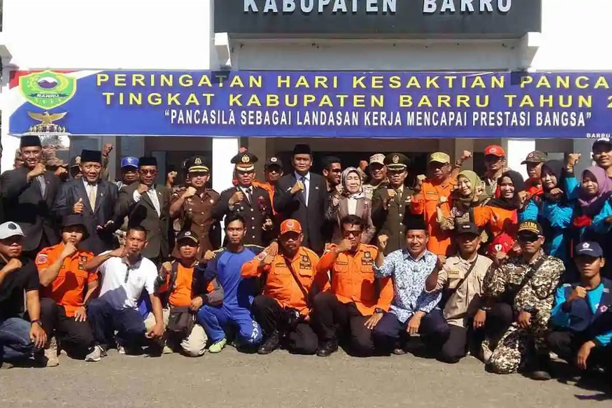 Suardi Saleh Lepas 60 Tim Relawan Pemkab Barru Menuju Lokasi Gempa Palu