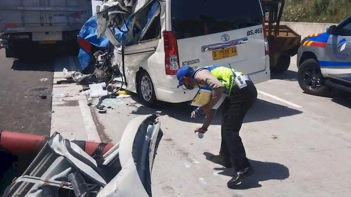 Ini Identitas 9 Korban Mobil Travel Hantam Kargo di Tol Cisumdawu Sumedang