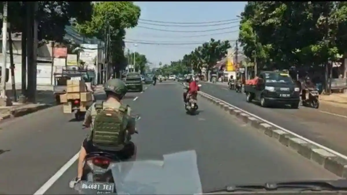 Viral Video Oknum TNI Halangi dan Gebrak Ambulans, Pelaku Sudah Ditangkap