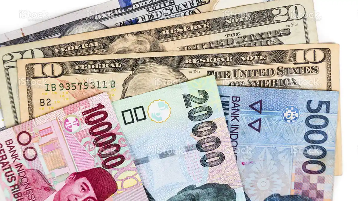 Bankir Jaga Manajemen Risiko Kredit Valas Saat Rupiah Anjlok