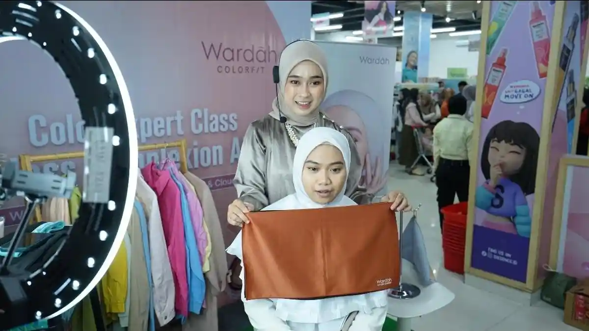 Edukasi Konsumen tentang Personal Colour Melalui Wardah Mini ...