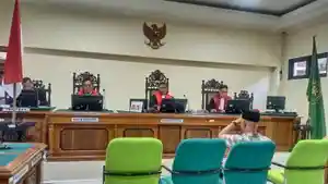 terdakwa-seorang-caleg-dprd-kabuvv.jpg