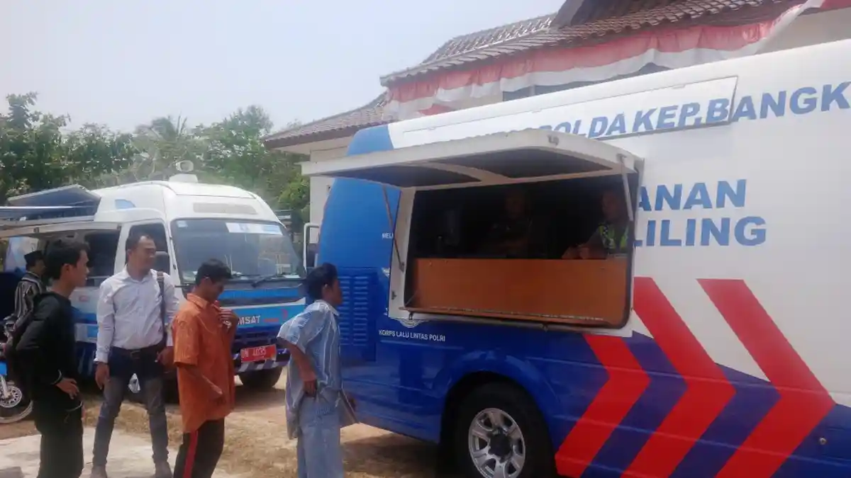 Malam Minggu, AKP Adi Wirana Ajak Warga Perpanjang SIM Sambil Ngopi Gratis