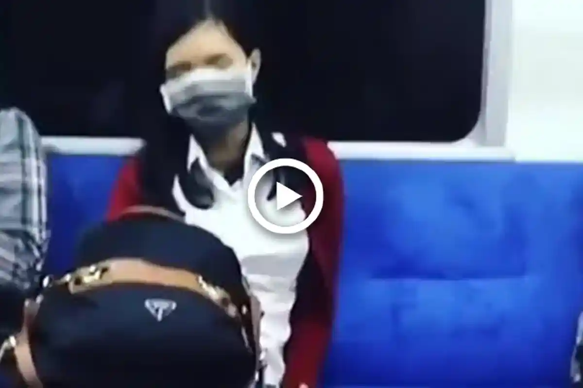 Wanita Ini Bikin Penumpang Pria Kikuk, Netizen : Bersandarlah di Bahuku Mbak