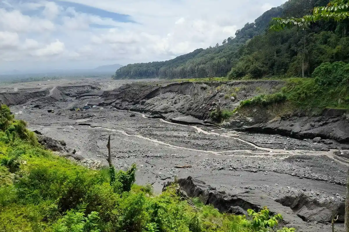 Benahi Tambang Pasir Masuk Daftar Janji Politik  Cak Thoriq di Pilkada Lumajang 2024