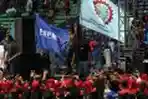 Slank Hibur Ribuan Buruh Peringati Hari Buruh Sedunia