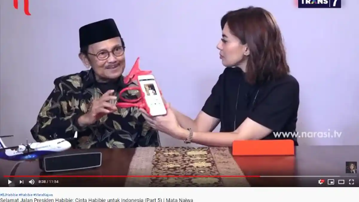 BJ Habibie Sempat Ungkap Lagu Kesukaannya ke Najwa Shihab, Sambil Pamer 'Lazypod' dari Mahasiswi AS