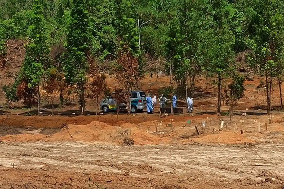 JANGAN TAKUT! Jenazah Positif Covid-19 yang Sudah Dibersihkan tidak Menular, Boleh Dimakamkan di TPU