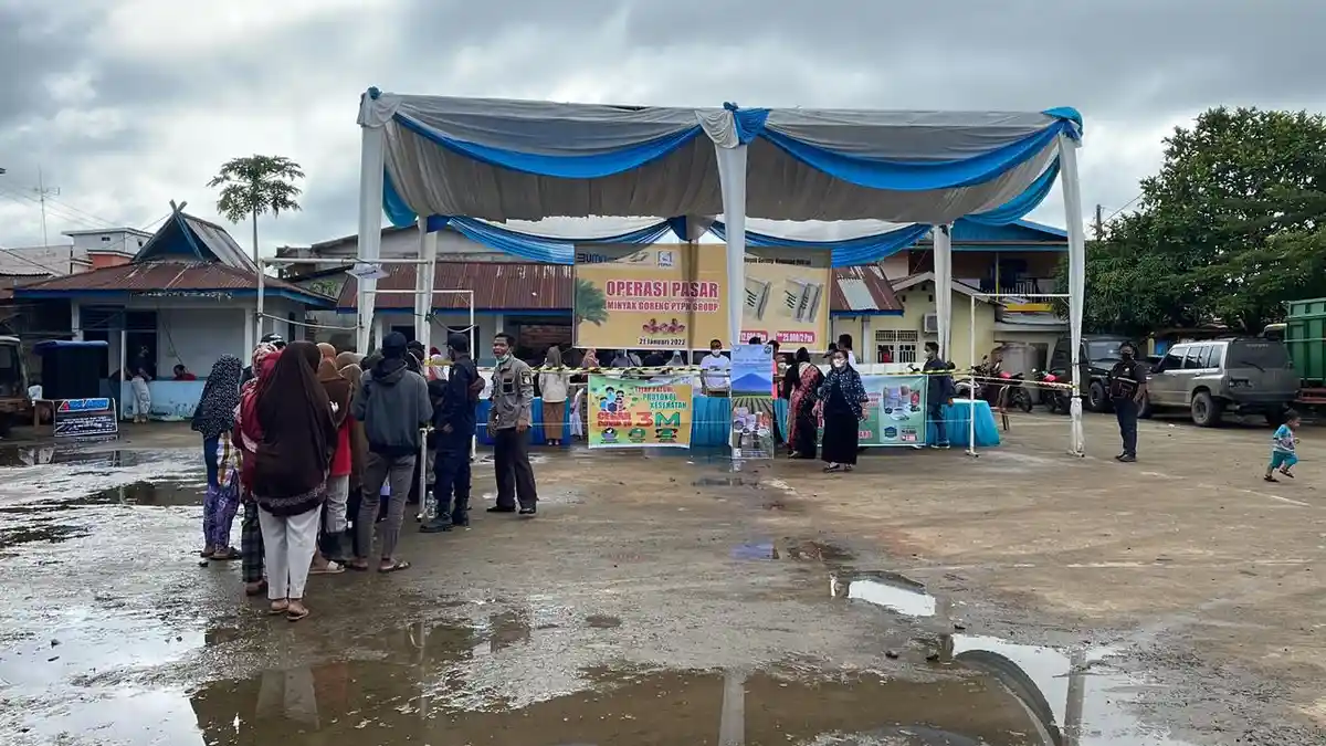 PTPN VI Gelar Operasi Pasar Minyak Goreng Kemasan dengan Harga Murah